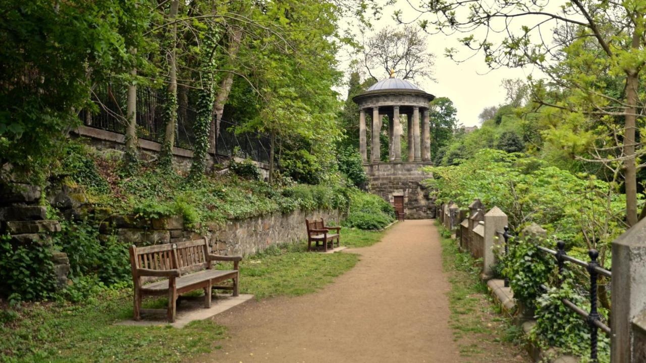 Historic Dean Village Treasure, Sleeps 4 Edinburgh Exterior photo
